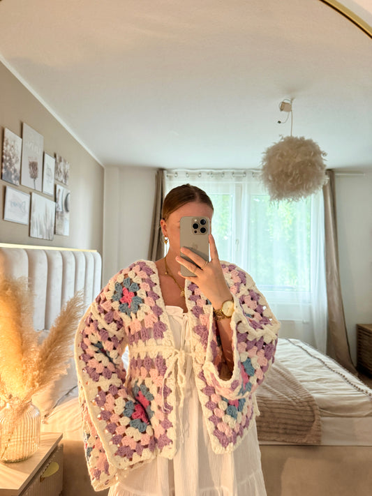 Luna Crochet Dreams – Pastell-Strickjacke zum Binden“