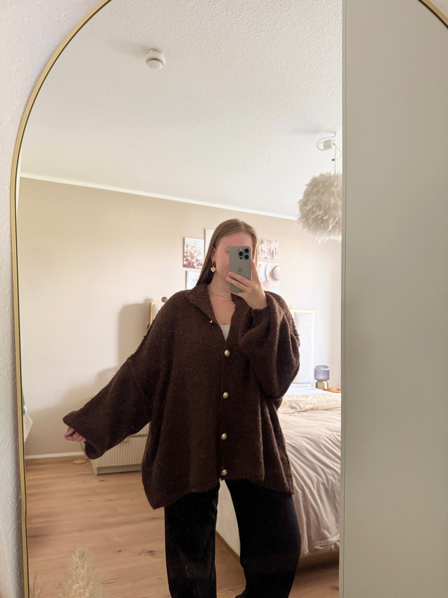 Oversize Strickjacke Damen mit Goldknöpfen – Lässiger Cardigan im trendigen Oversize-Look