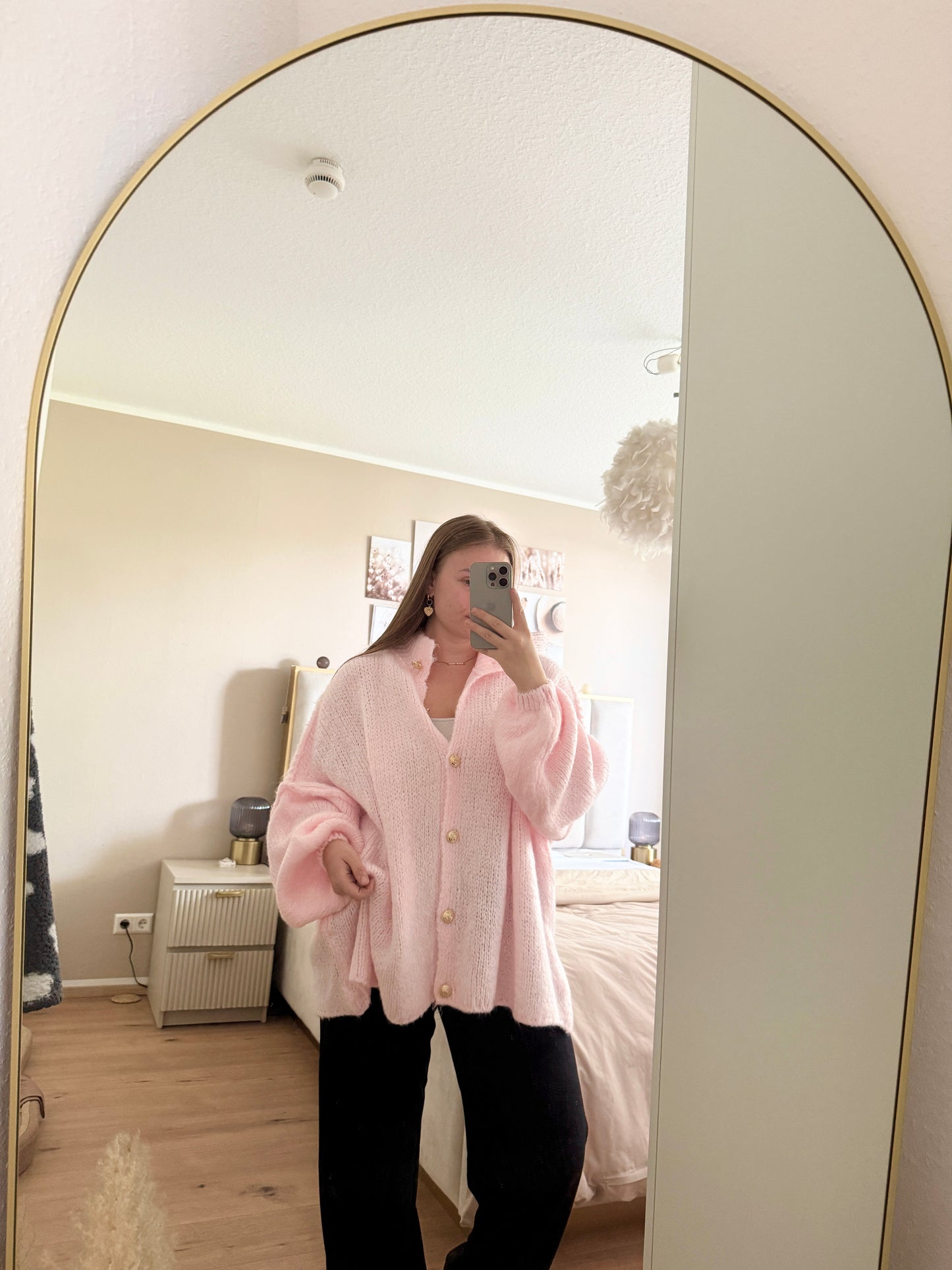 Oversize Strickjacke Damen mit Goldknöpfen – Lässiger Cardigan im trendigen Oversize-Look