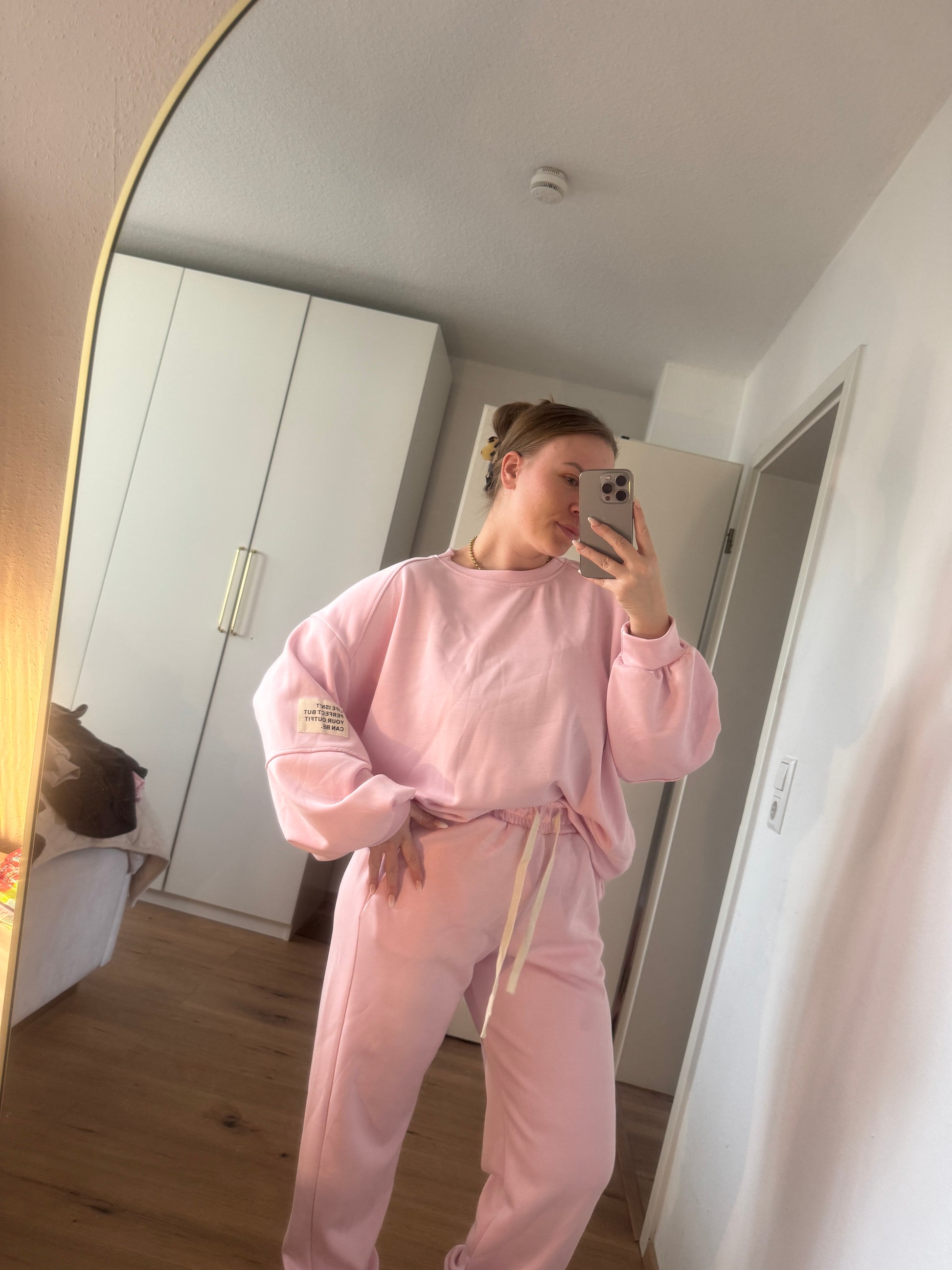 Bequemer Jersey Zweiteiler Damen – Top und Hose perfekt für Alltag und Freizeit in der färbe rosa