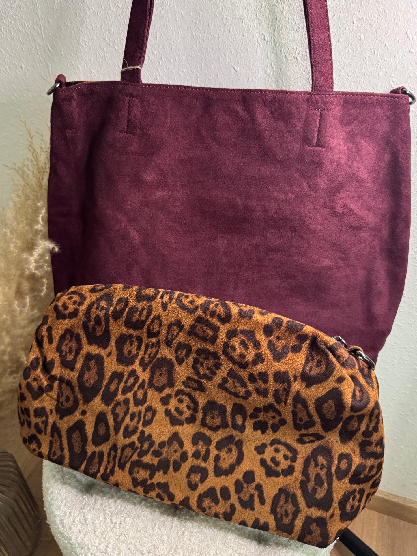 Wildleder Shopper mit Leo-Detail – geräumig, modern & edel