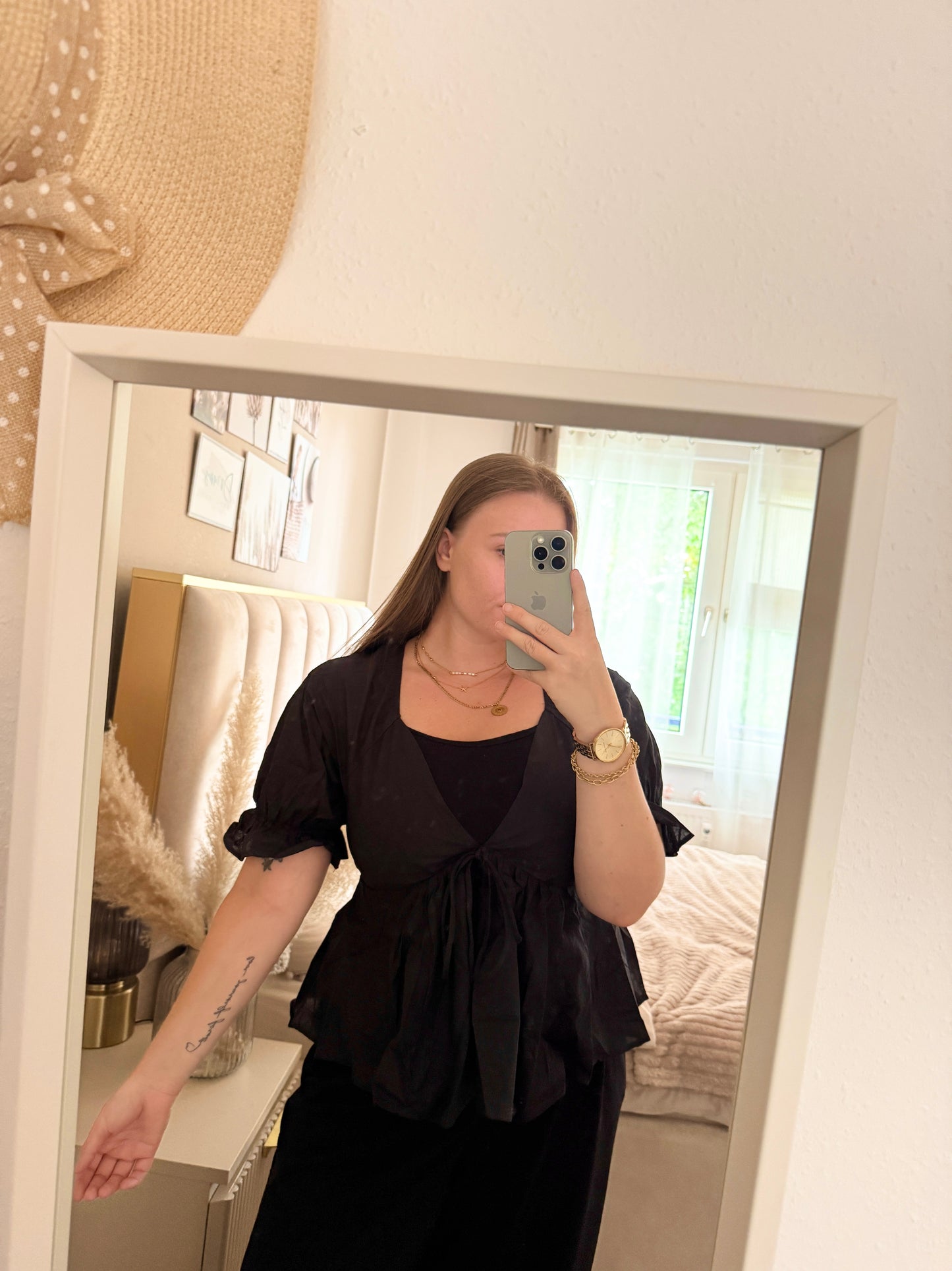Bluse Lina-Rückenfreie Bluse mit Schleifen & elegantem Schnitt