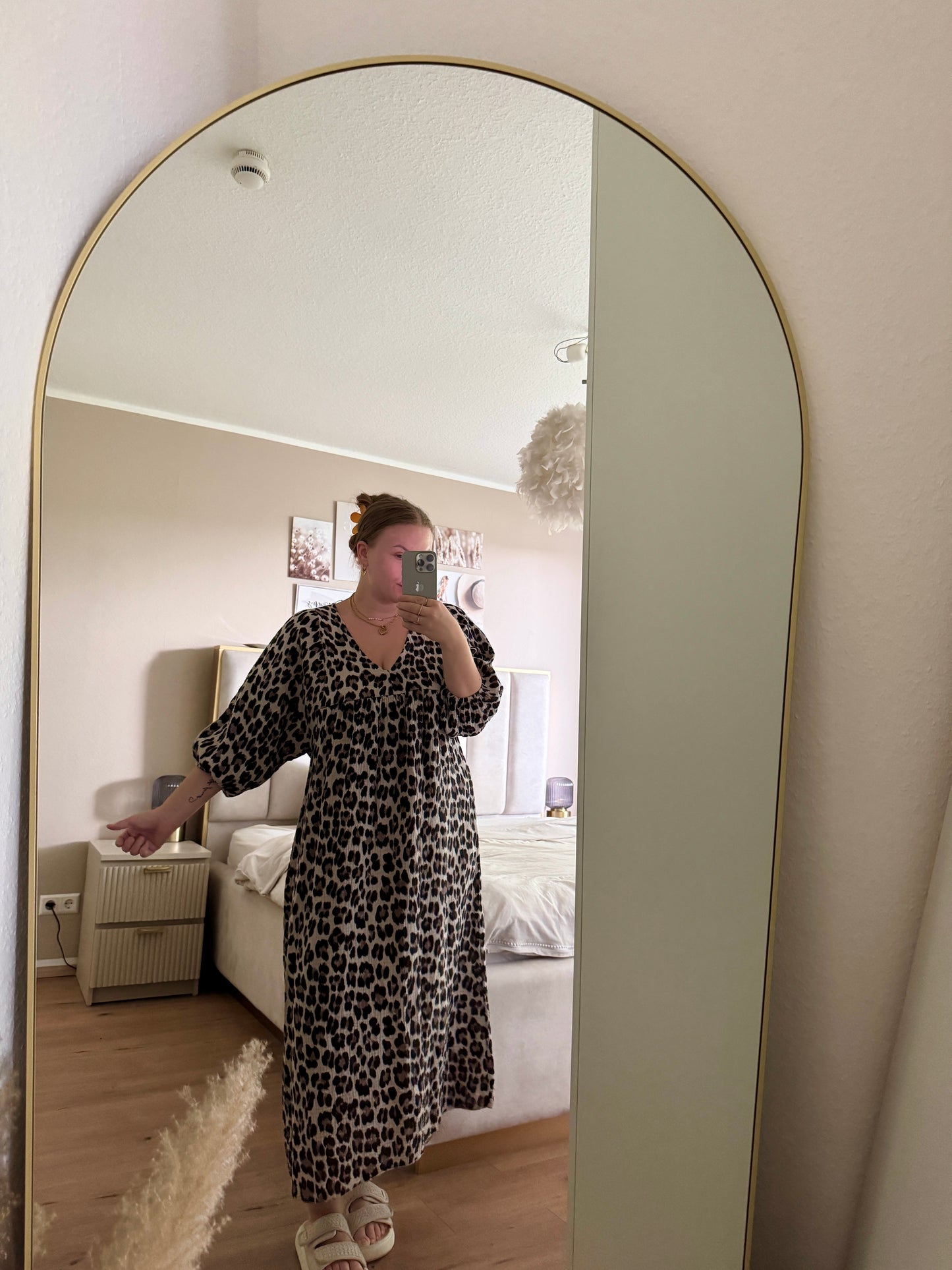 Maxi Leo Kleid aus Musselin – luftiger Alltags-Luxus für jede Figur