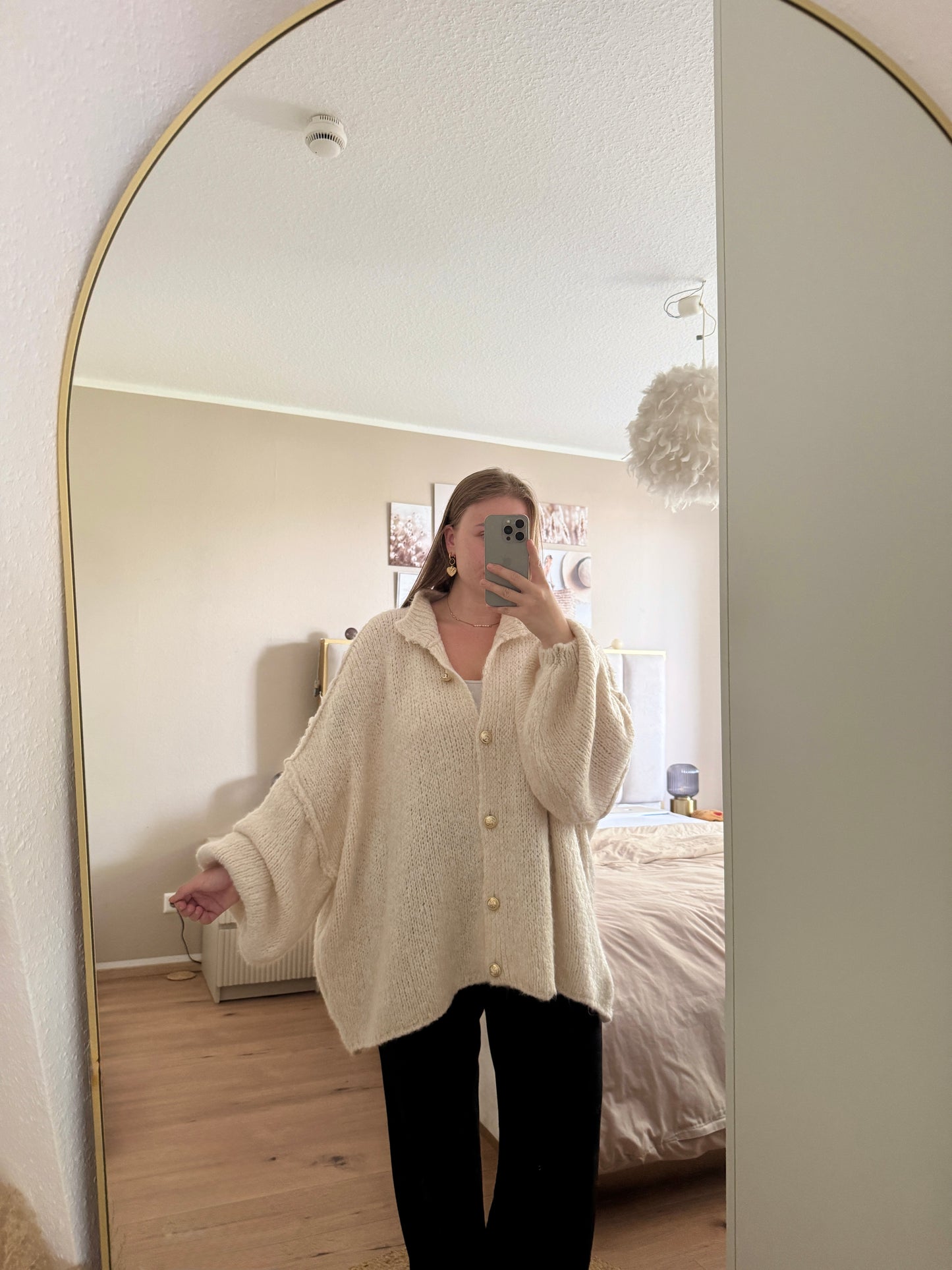 Oversize Strickjacke Damen mit Goldknöpfen – Lässiger Cardigan im trendigen Oversize-Look