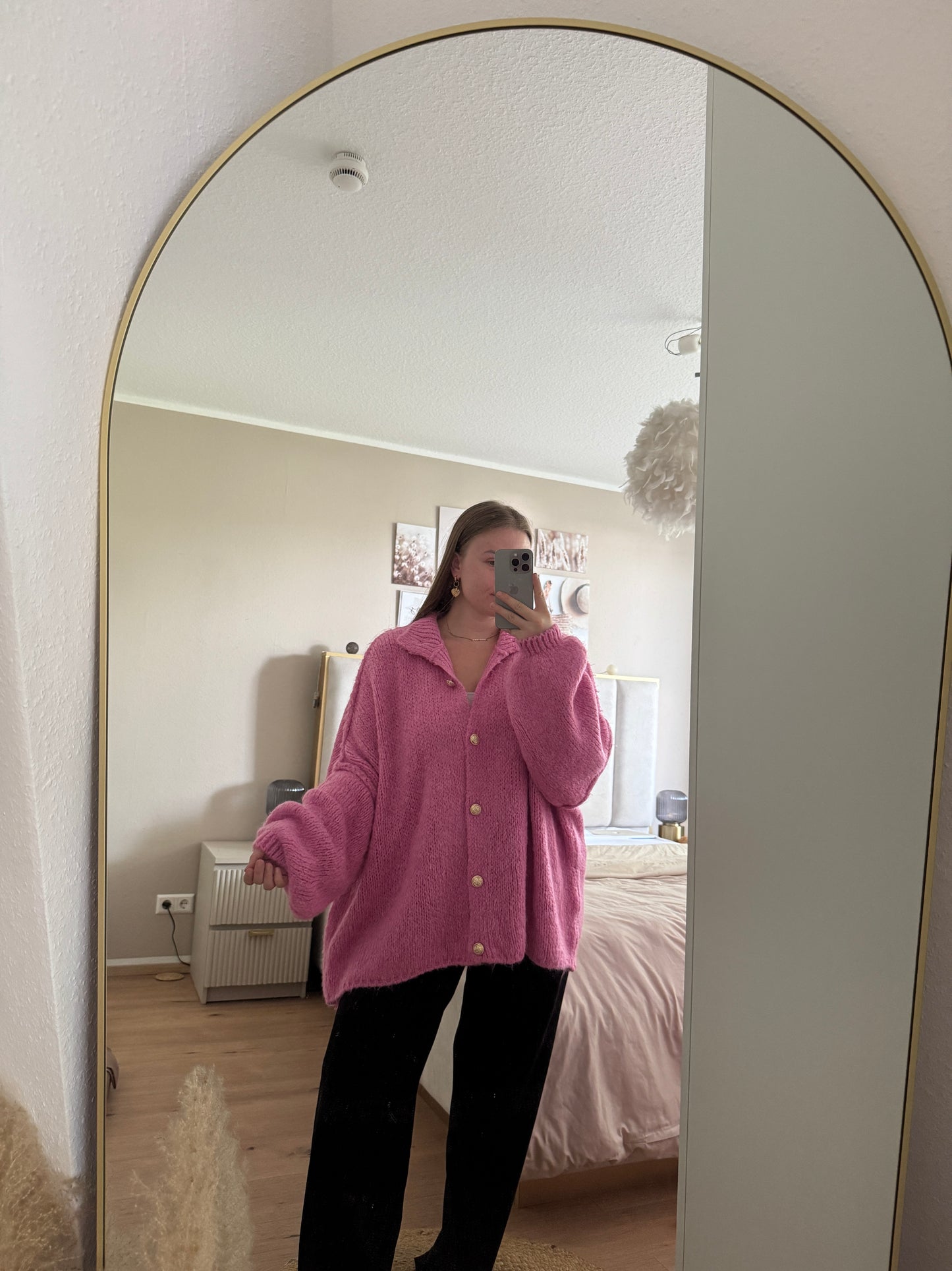 Oversize Strickjacke Damen mit Goldknöpfen – Lässiger Cardigan im trendigen Oversize-Look