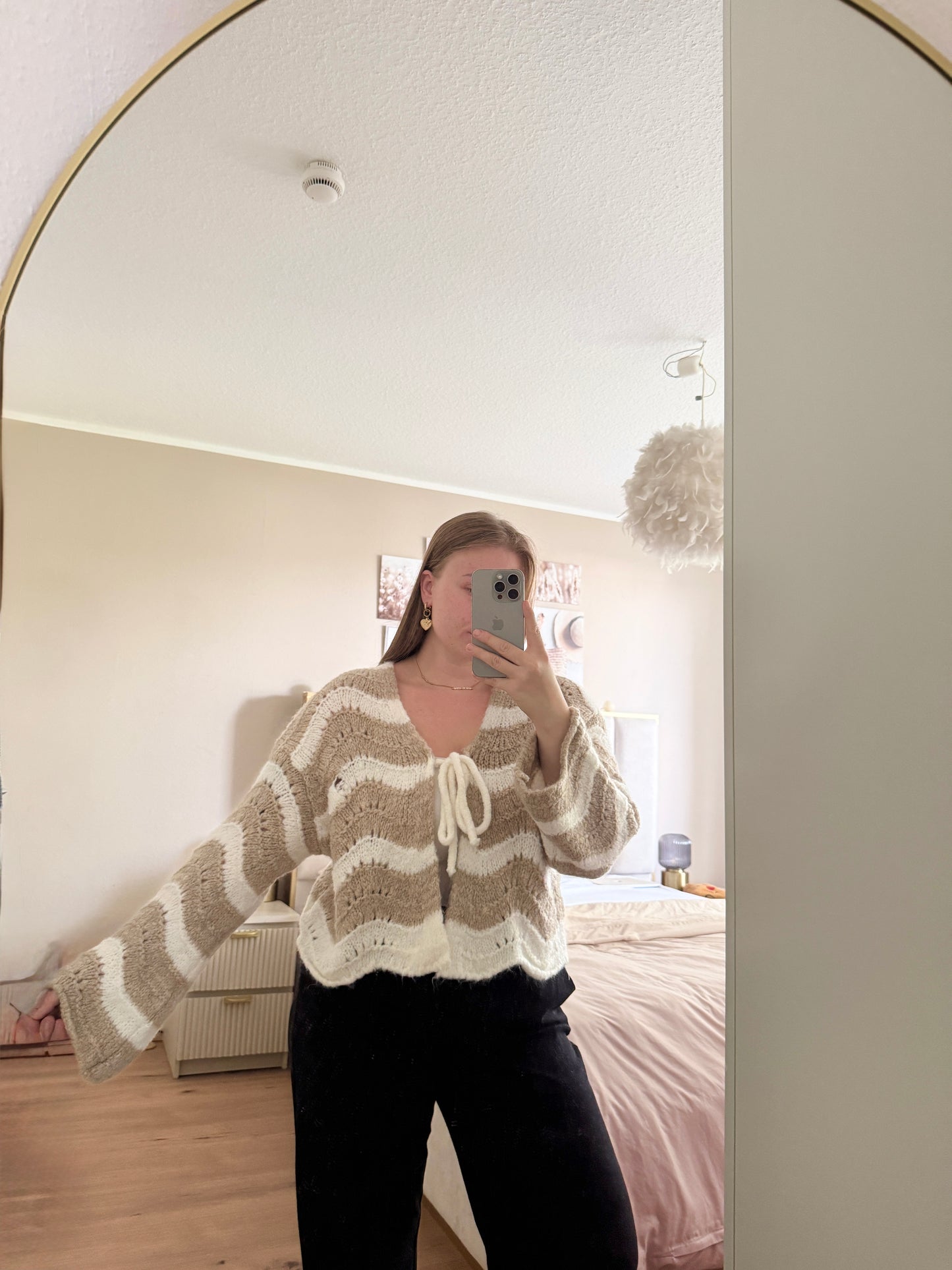 Gestreifter Cardigan Damen mit Schleife – Lässiger Strickcardigan im modernen Streifenlook