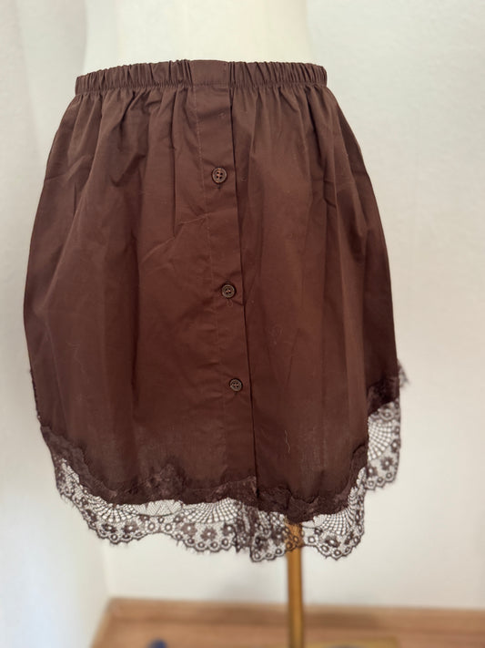 Brauner Blusenrock aus leichtem Stoff, tragbar in den Größen 36 bis 42