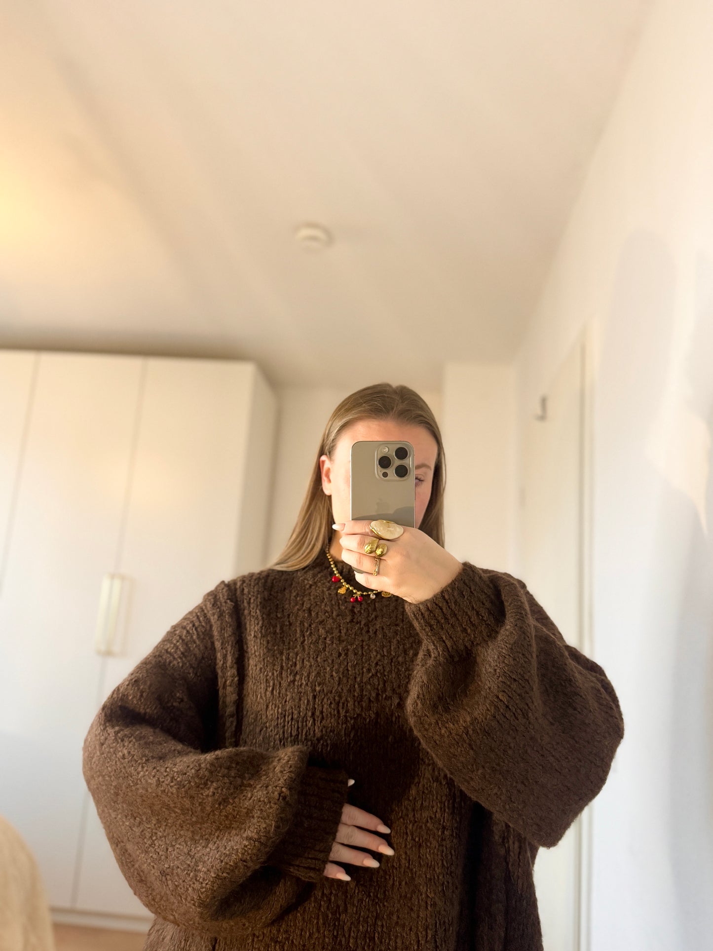 Brauner oversize strickpullover