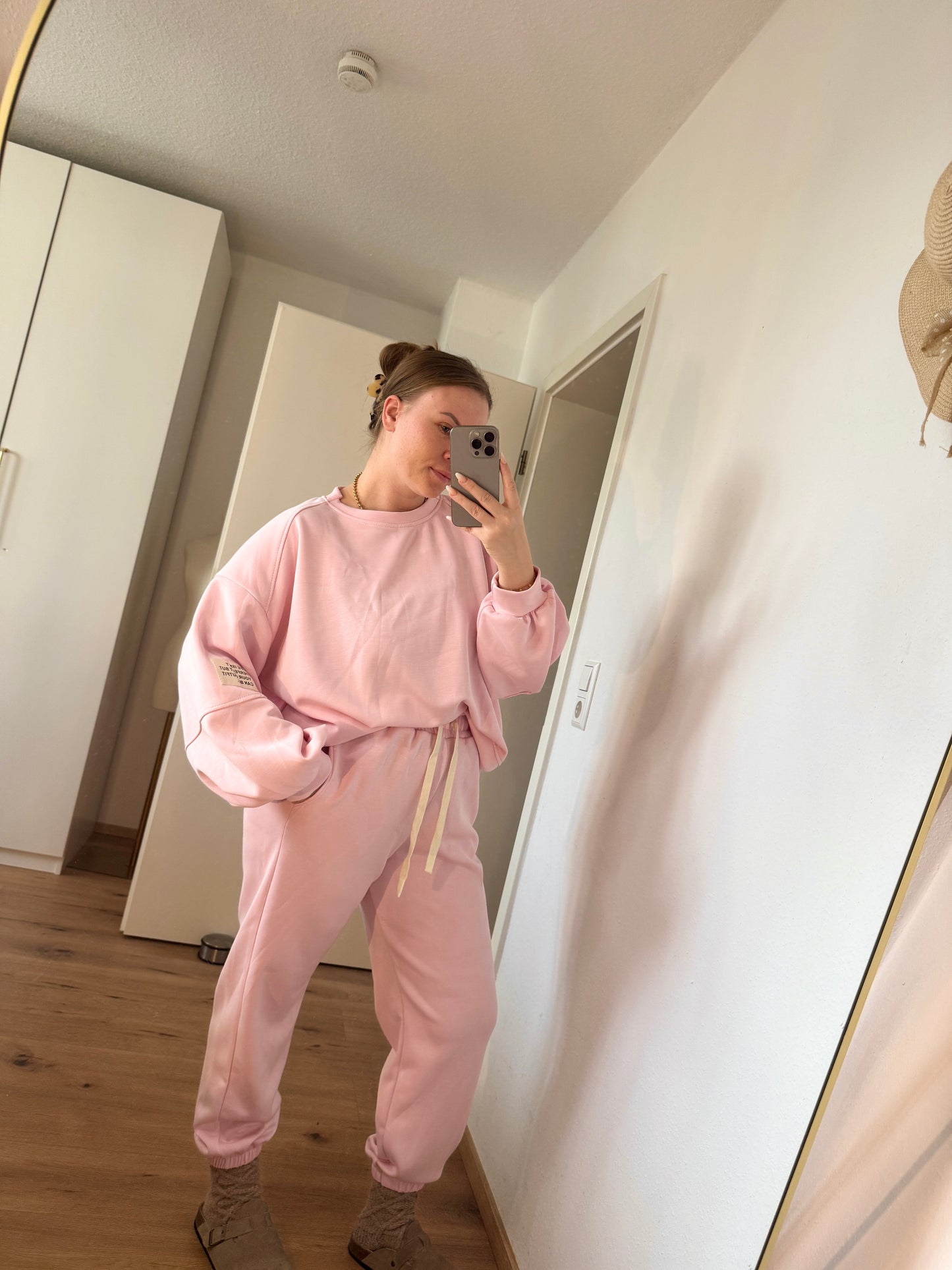 Zweiteiler Damenmode – weicher Jersey Stoff, figurschmeichelnde Passform in der färbe rosa