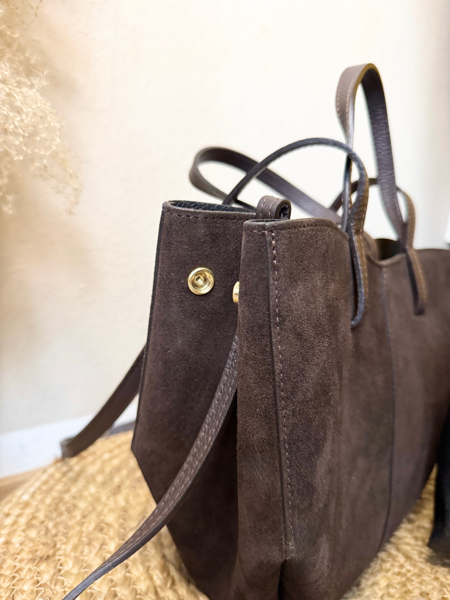 Expandable Elegance Leather Bag