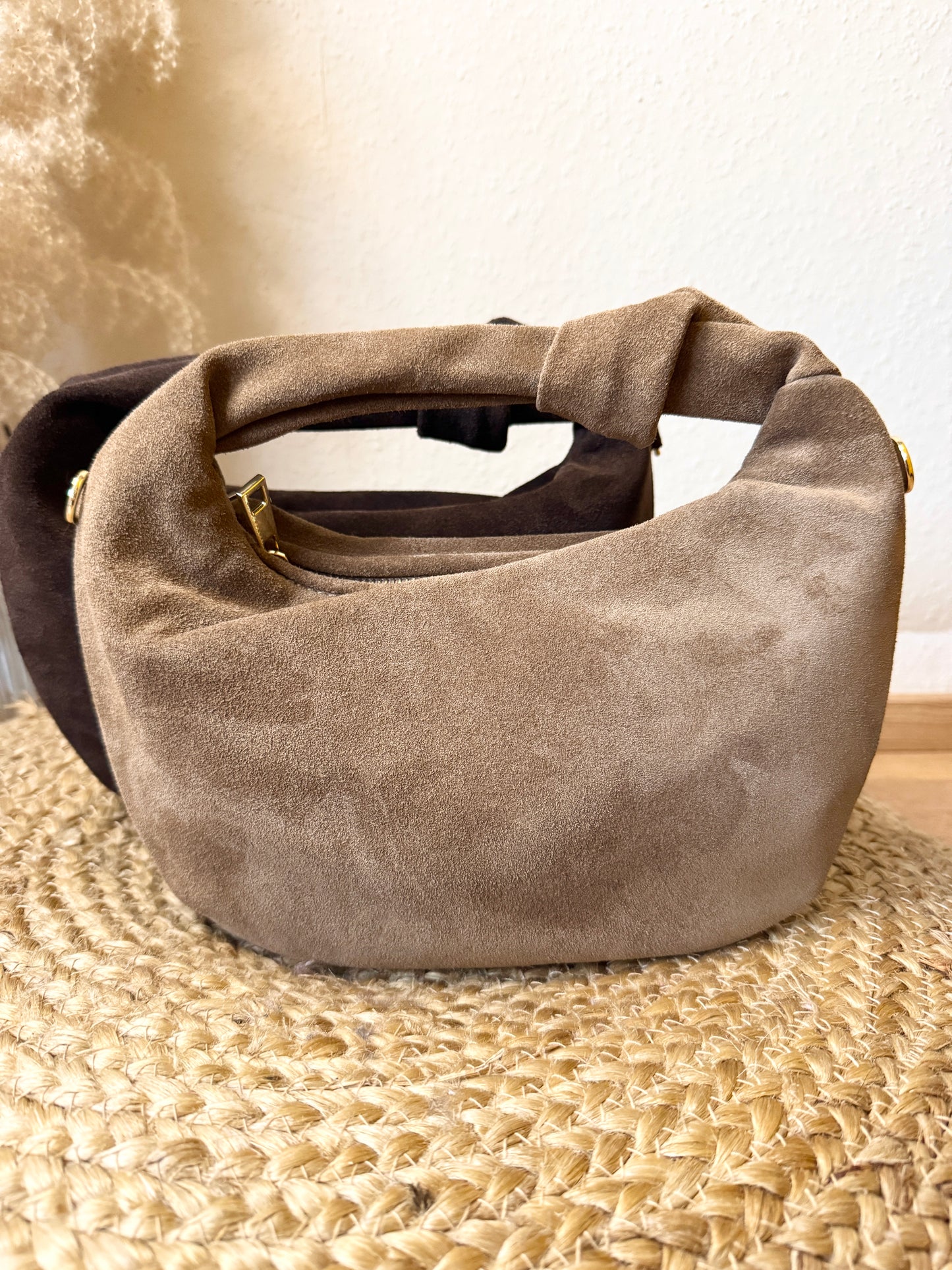 Elegant Touch Leather Bag