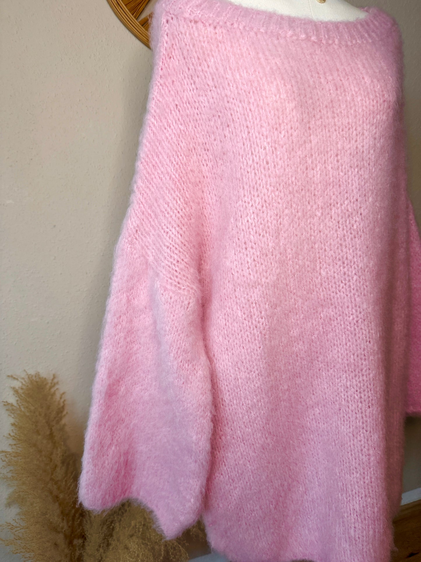 Strickkleid Flower – Weicher Feinstrick, tragbar bis 42/44