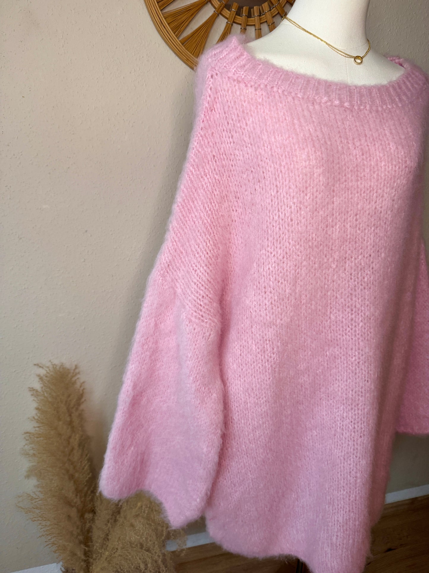 Strickkleid Flower – Weicher Feinstrick, tragbar bis 42/44