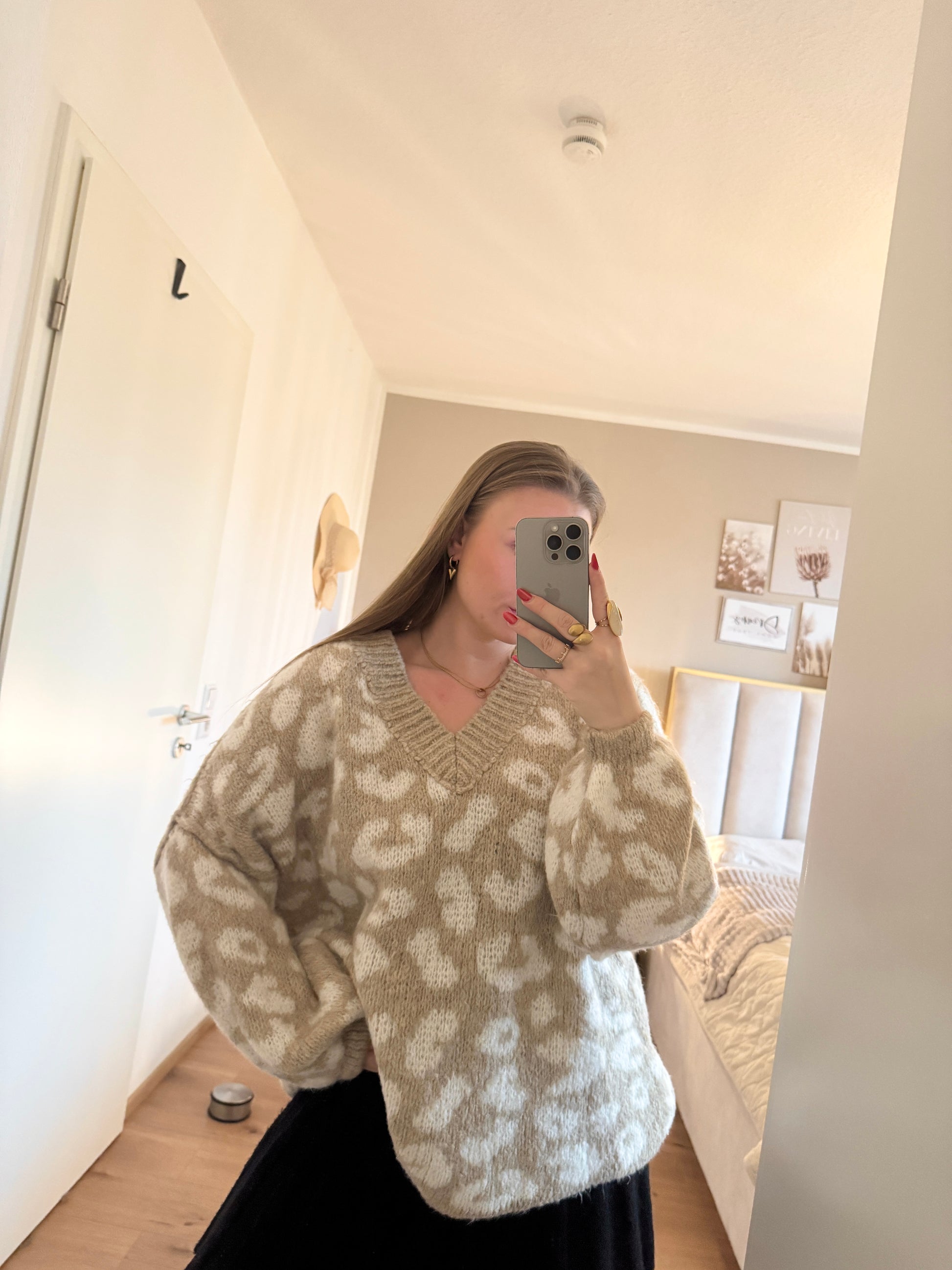 V-Ausschnitt Strickpullover mit Leopardenmuster – kuscheliger Damen Pullover im Trend Look