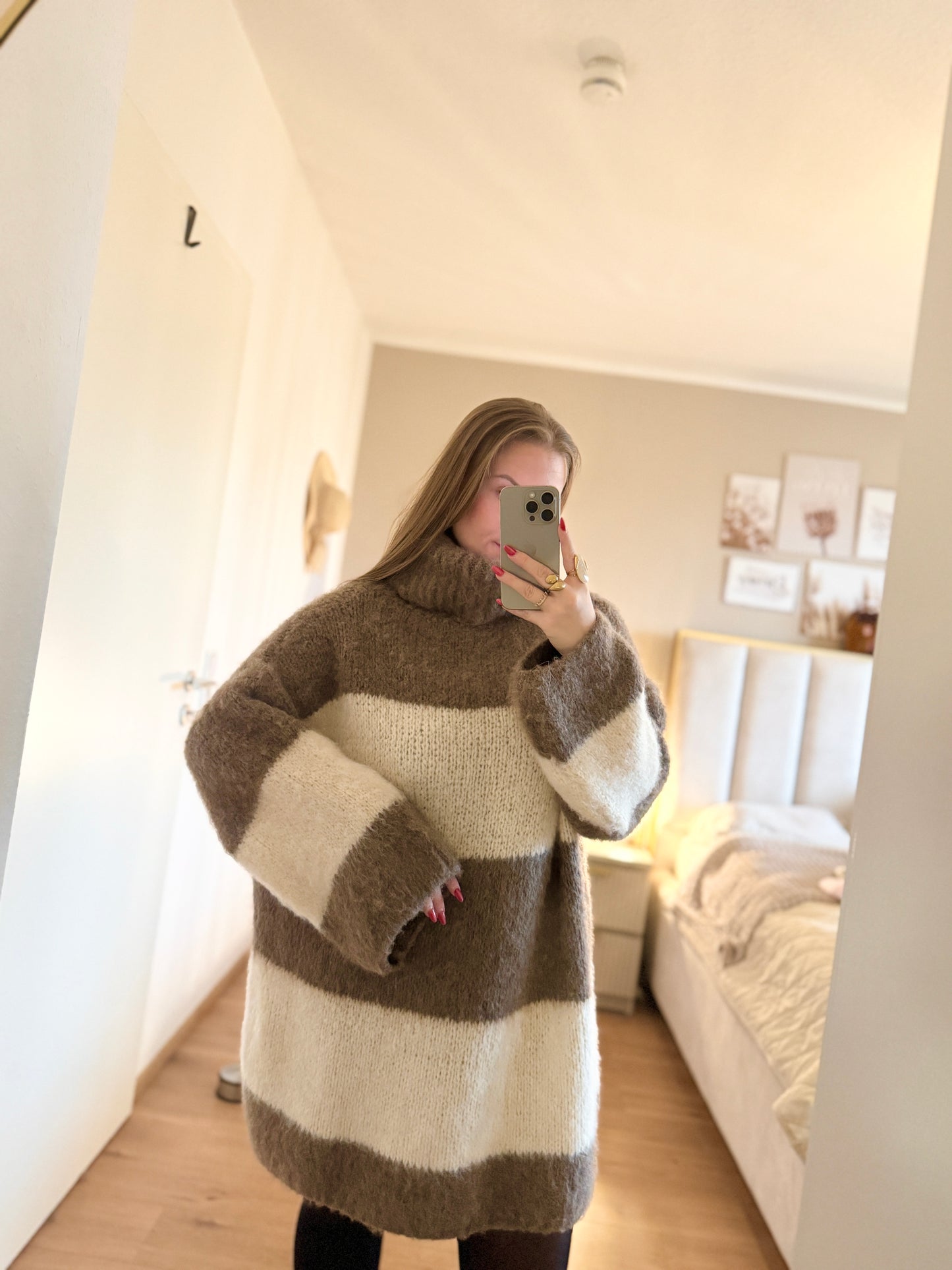 Gestreiftes Strickkleid für Damen mit Rollkragen – kuschlig weich, gemütlicher Winter Look