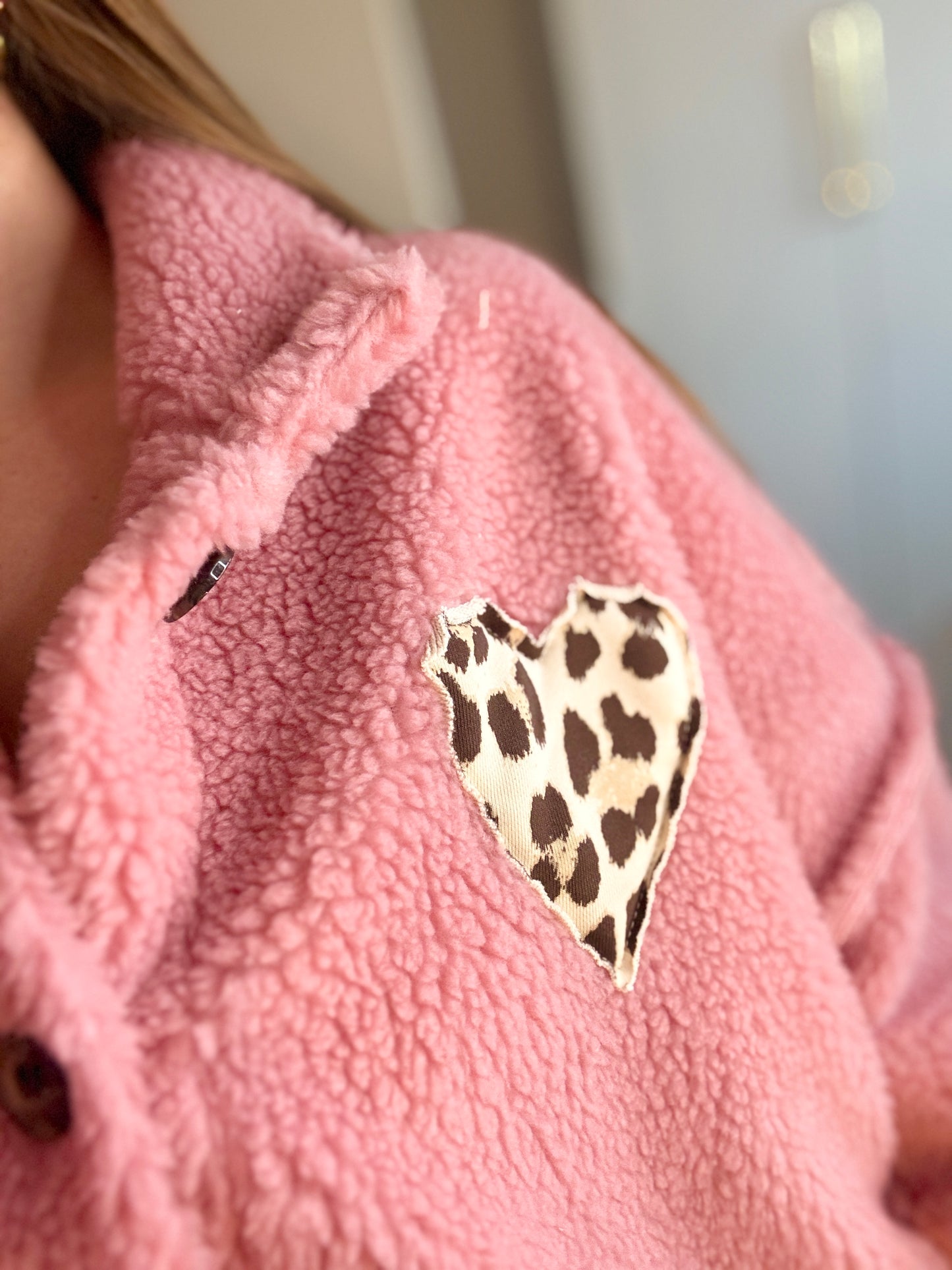 TEDDY JACKE ROSA MIT LEO HERZ ALEA