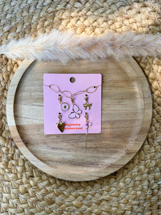 Charmarmband mit Schmetterling und Herz – 14K vergoldet, elegant & hochwertig