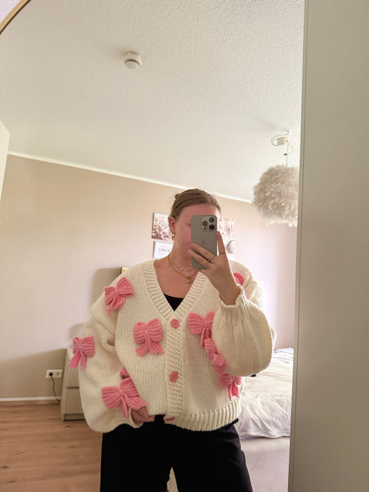 Weißer Cardigan mit rosa 3D-Schleifen | Einheitsgröße 34–44