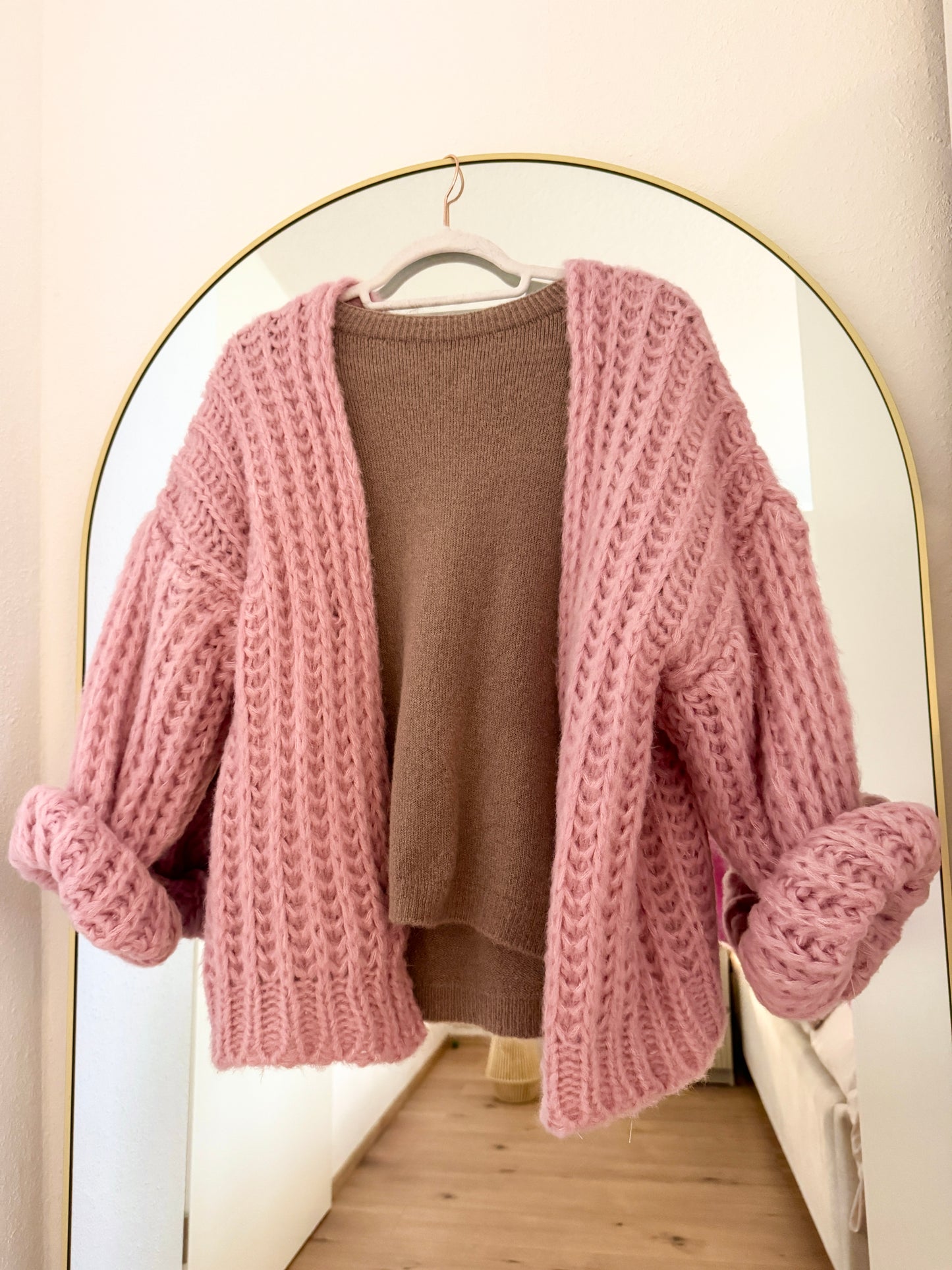 Offene Strickjacke mit Wollanteil – Cozy Elegance für jeden Tag