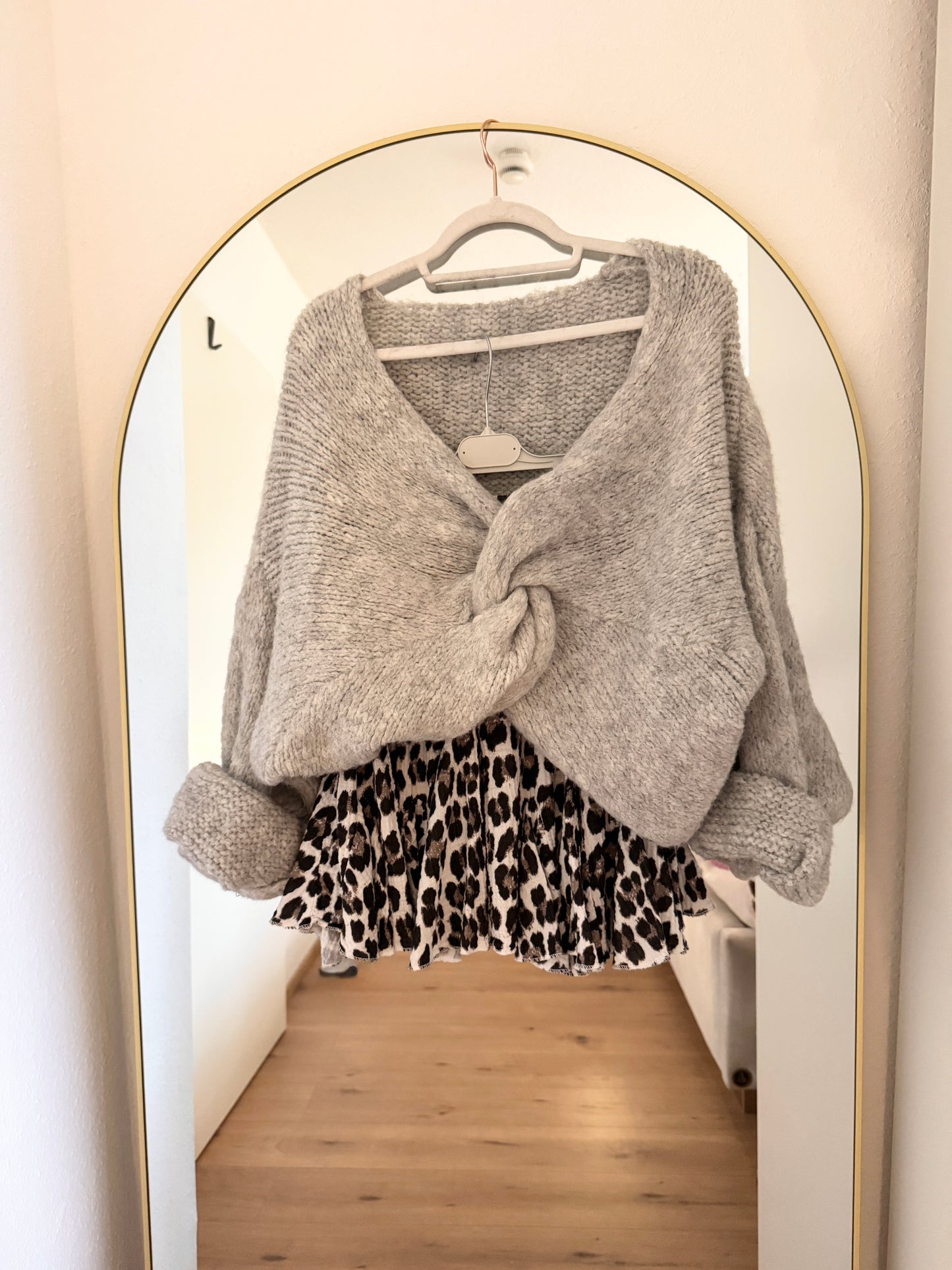 strickpullover mit Knoten – Femininer Look mit besonderem Detail