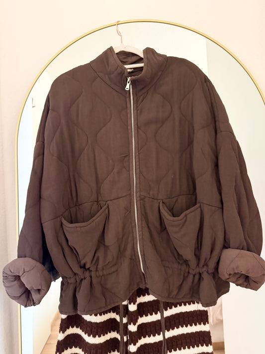 Braune Steppjacke – Warm & Stylish durch den Tag 🤎